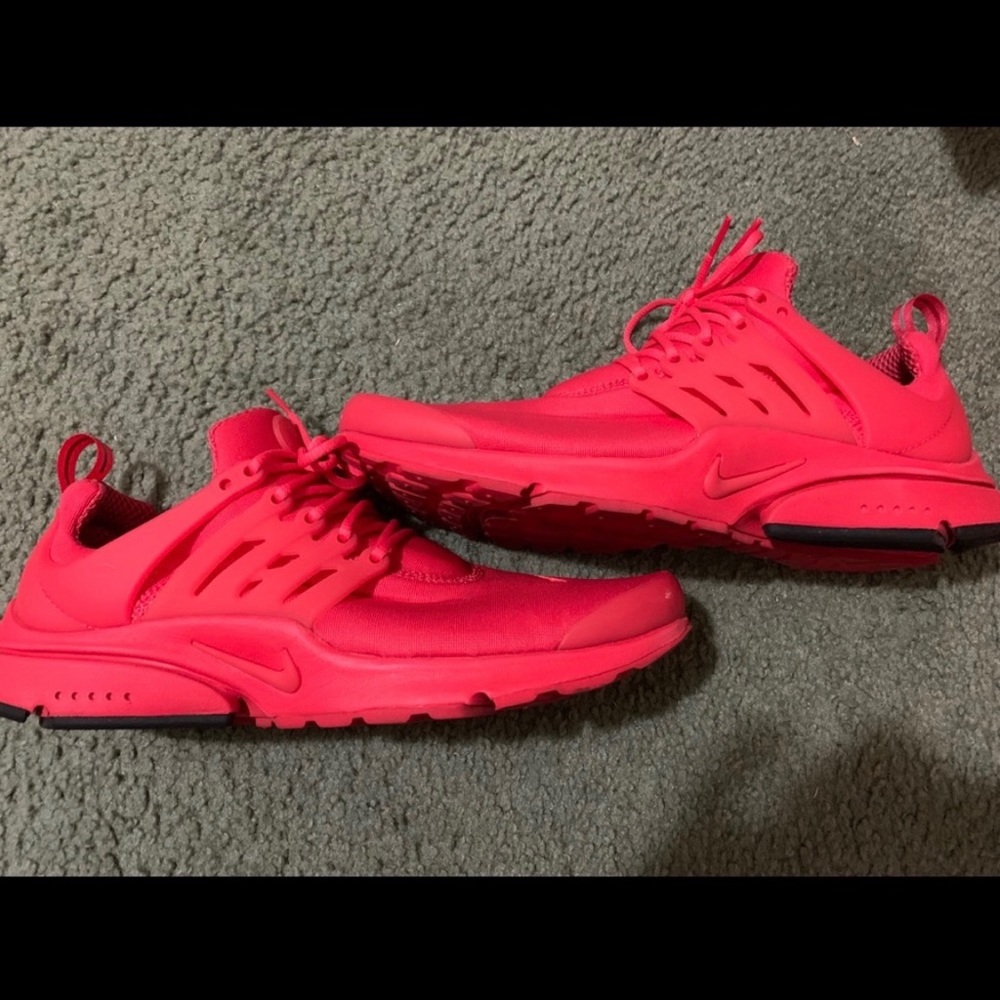 NikeID Red Air Presto.